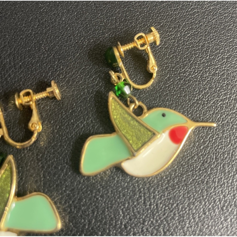 Enamel Hummingbird Dangle Earrings Screw Back Gold Tone Green Red Bird Jewelry - Picture 3 of 7